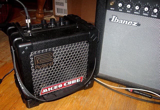 Roland Micro Cube. A great sized amp to carry anywhere, even outside because it’s rugged and durable. Image courtesy of Some guy from commons.m.wikimedia.com